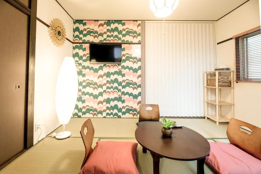 Funhouse-To North Umeda Guestresidence Osaka Buitenkant foto